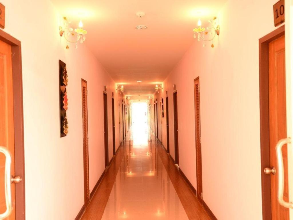 Juntima Boutique Hotel Phetchaburi Exterior foto