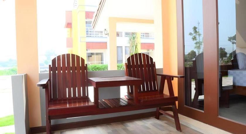 Juntima Boutique Hotel Phetchaburi Exterior foto
